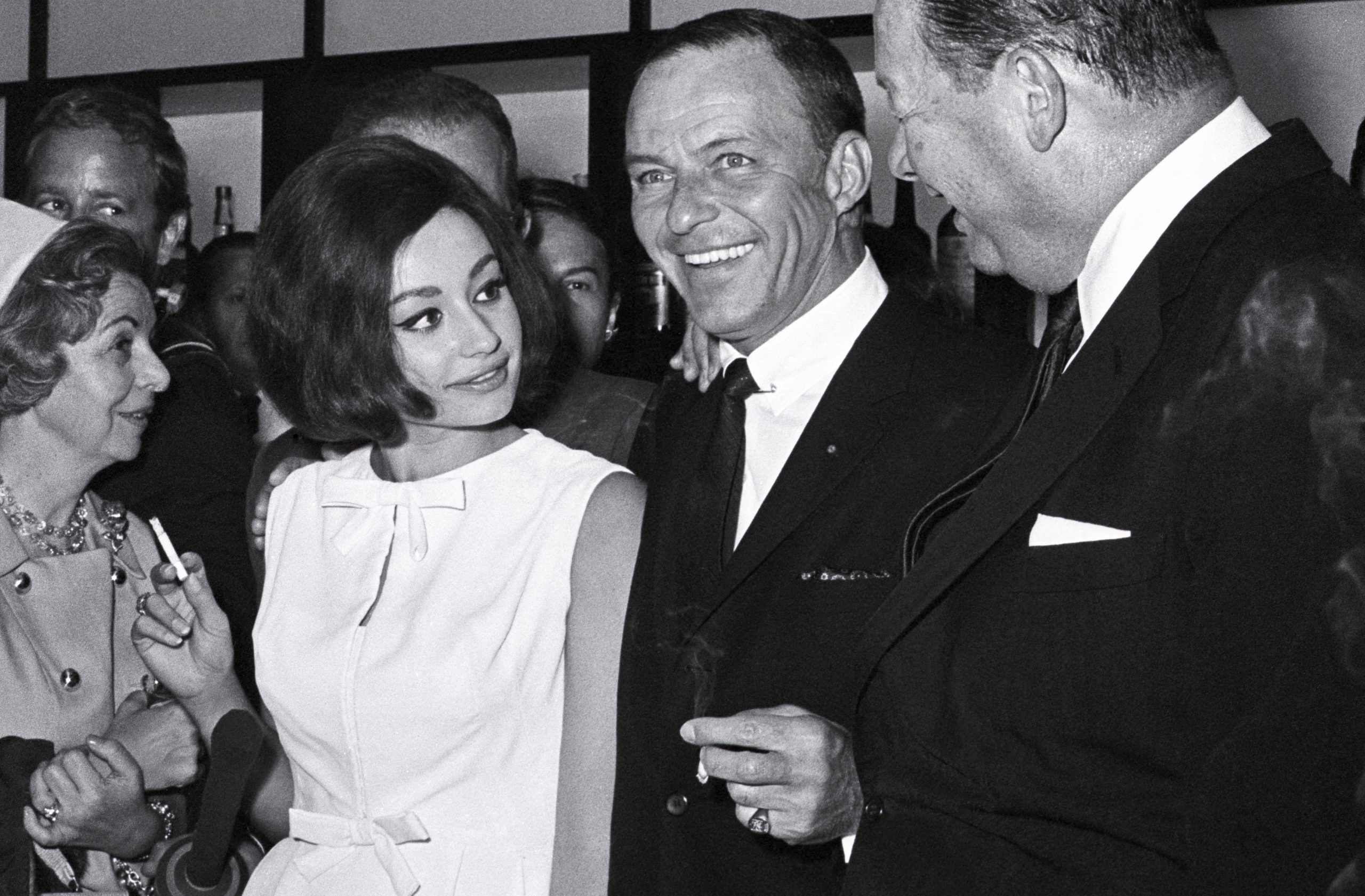 Ραφαέλα Καρά- Φρανκ Σινάτρα: Η αλήθεια για τον «κρυφό» δεσμό τους  1