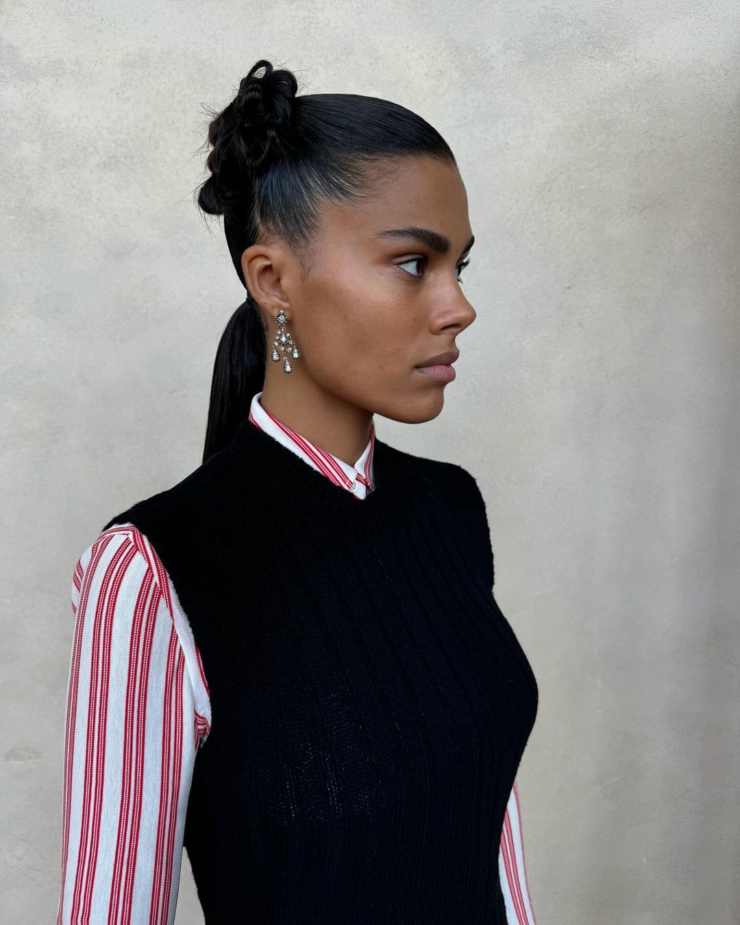 Tina Kunakey: Εμφανίστηκε με το πιο cool beauty look στην Εβδομάδα Μόδας του Μιλάνου 5