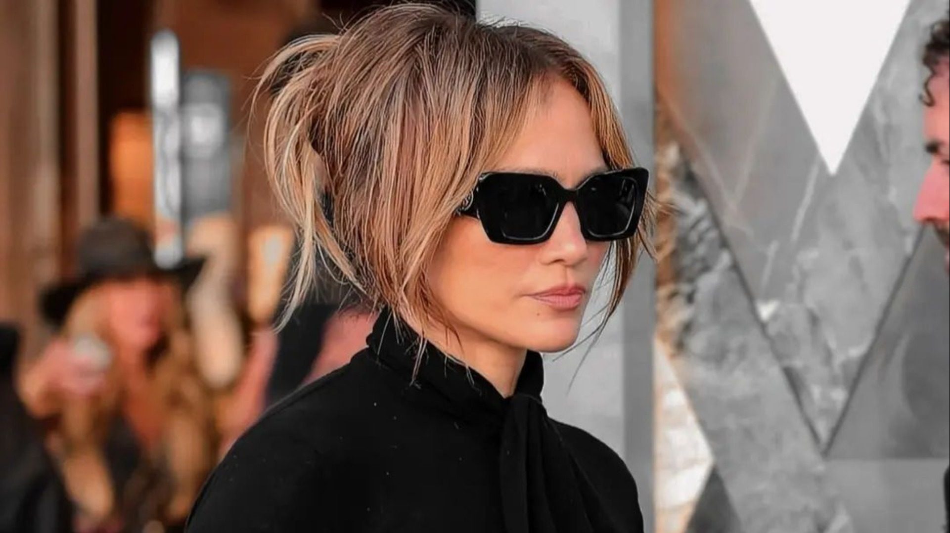 Jennifer Lopez: Το σινιόν της είναι τέλειο για day-to-night εμφανίσεις 1