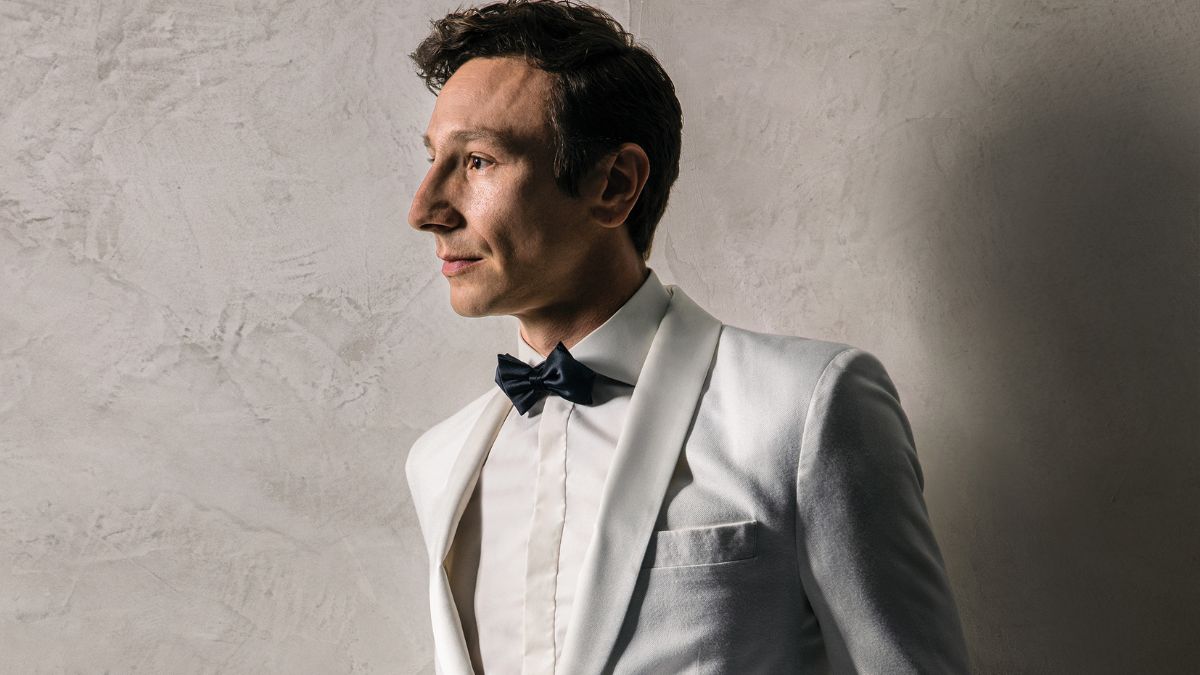 Μιχάλης Σαράντης: «Έχω δει τον εαυτό μου να μεγαλώνει μέσα στο θέατρο – αυτό έχει παίξει καταλυτικό ρόλο στη διαμόρφωσή μου» 1