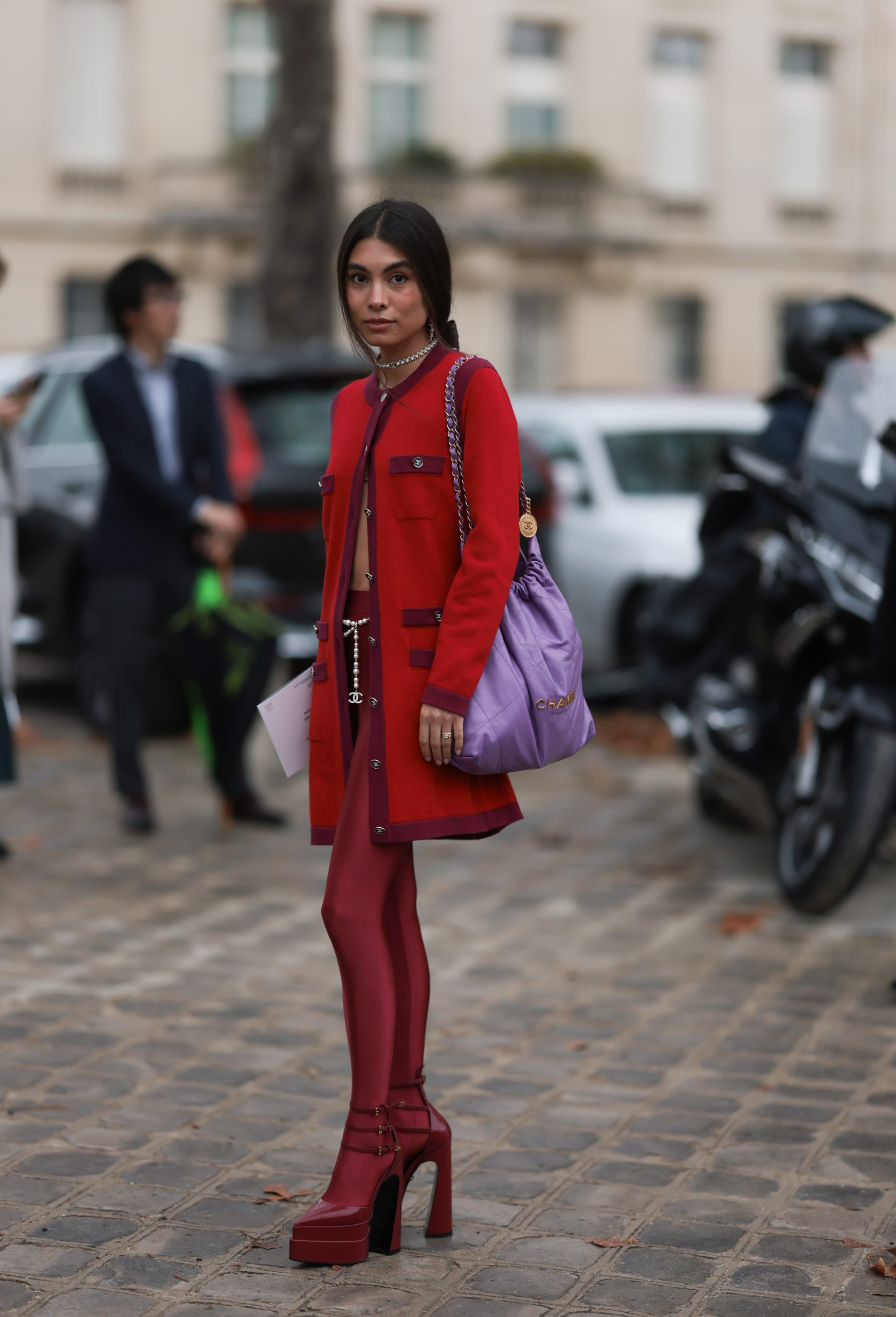 Η επιστροφή του κόκκινου καλσόν: Πάνω στην ώρα για την εορταστική περίοδο 4