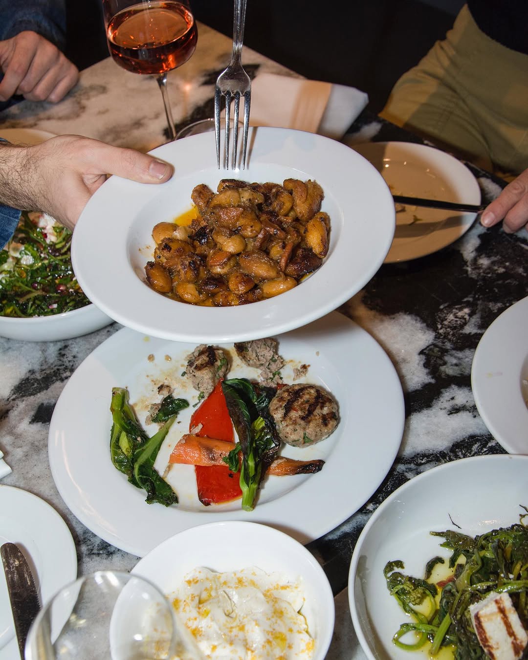 Έρχεται κρύο: 5 μαγαζιά της Αθήνας για ζεστή (και γιορτινή) ατμόσφαιρα 7