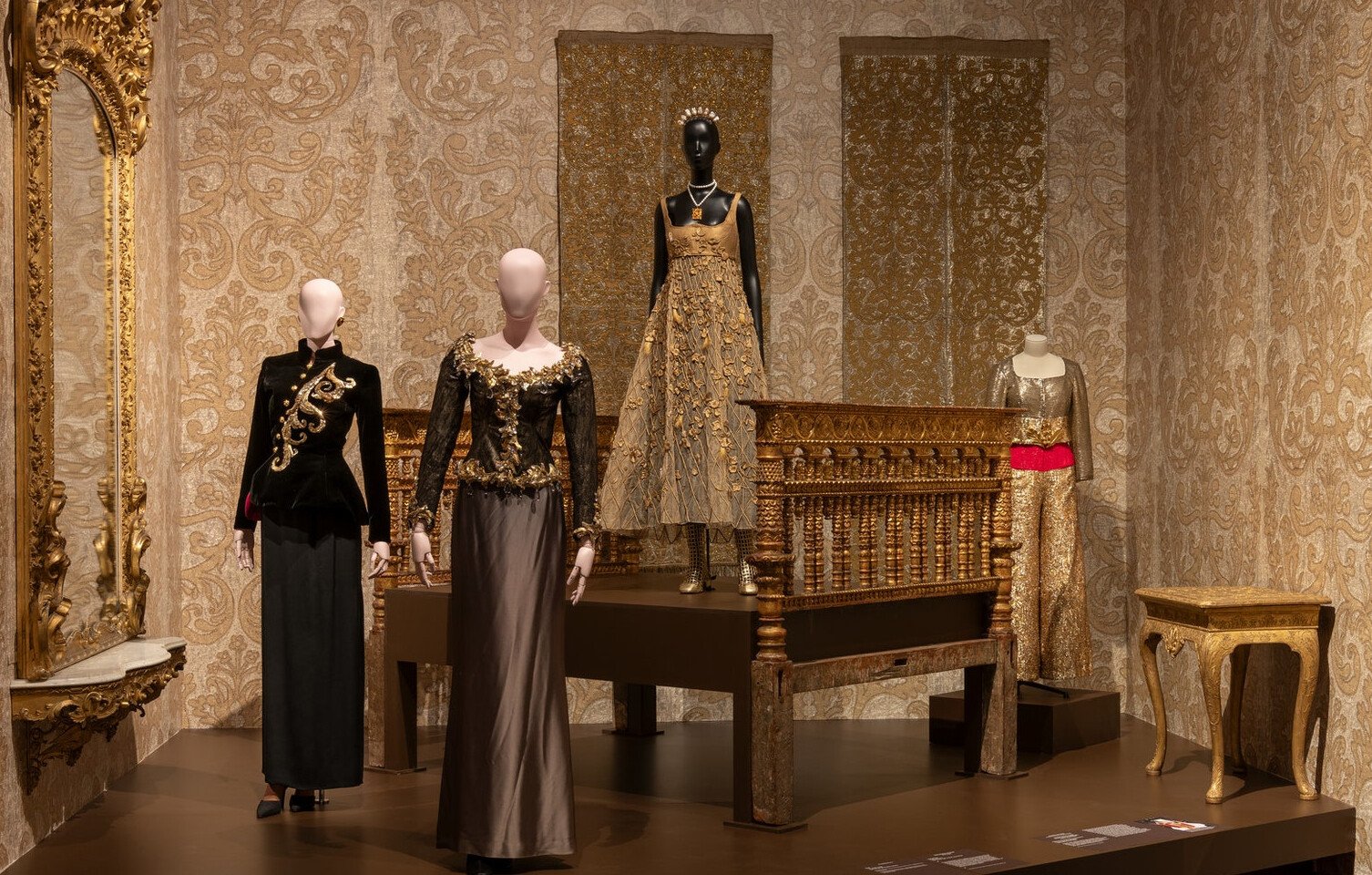 «Solid Gold»: Η μεγαλειώδης γιορτή του χρυσού στο Μουσείο του Brooklyn 1