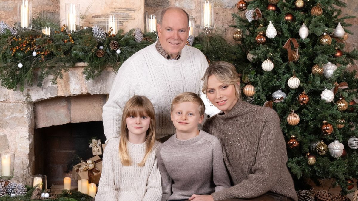 Η πριγκίπισσα Charlene και τα δίδυμα της σε μια σπάνια εμφάνιση στην χριστουγεννιάτικη κάρτα του 2024 1