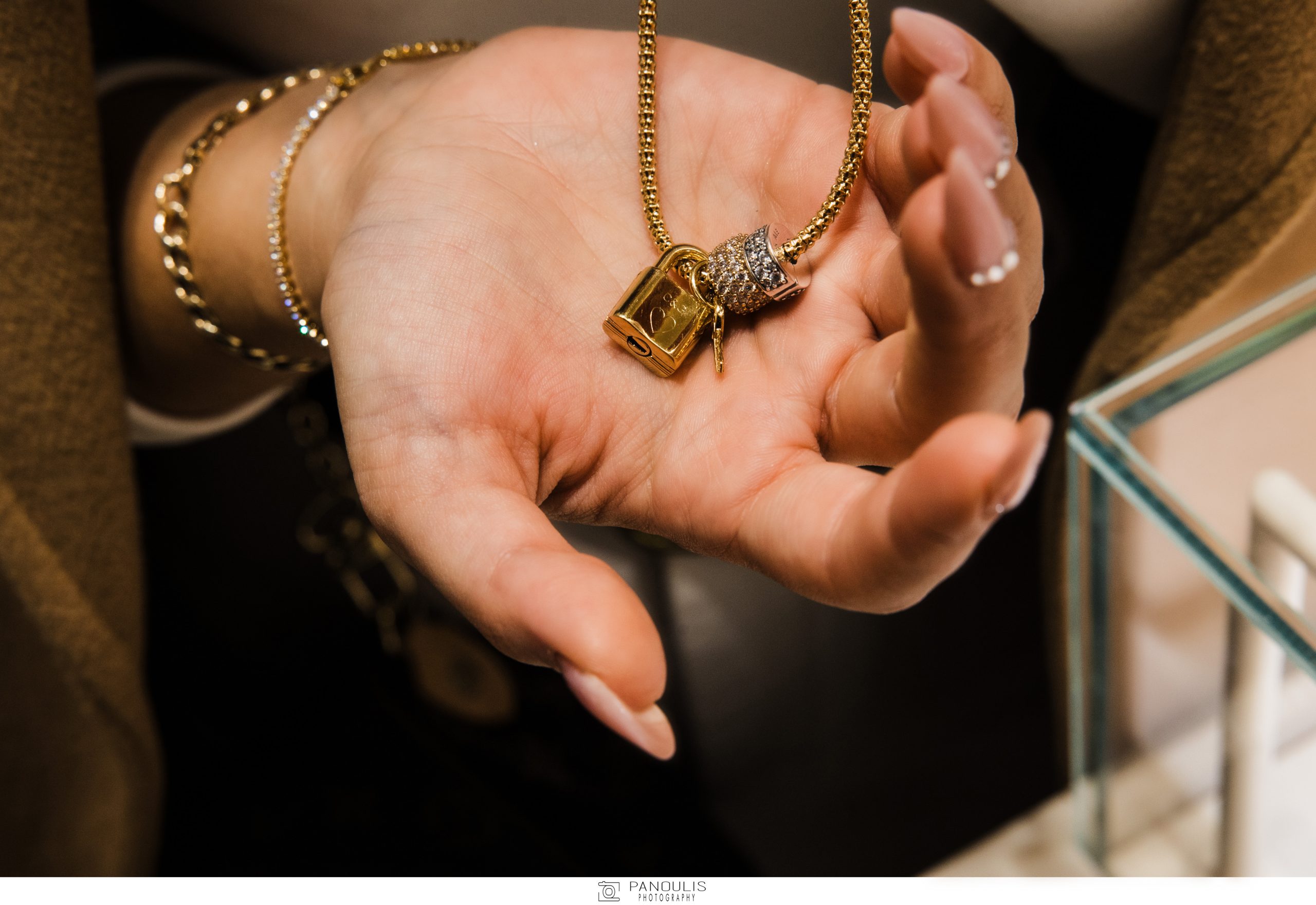 Το νέο κατάστημα Pandora στην Ερμού άνοιξε, σε ένα αξέχαστο event με πολλή μόδα, αγάπη και live αναμετάδοση από τον Love Radio 97,5 3