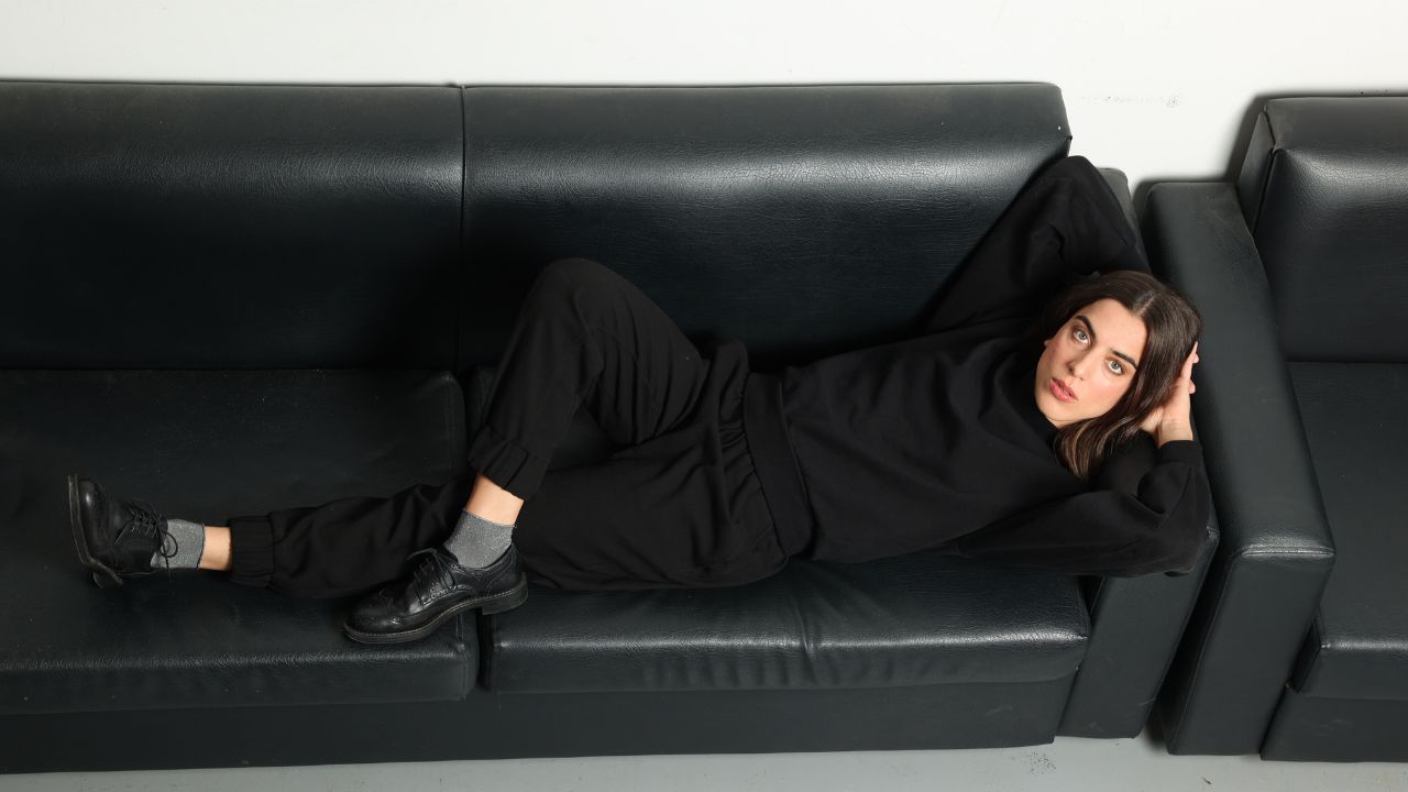 Η Ντένια Στασινοπούλου για τις «17 κλωστές», τον ρόλο της ως Άννα Καμπίτη και τις κλειστές κοινωνίες 1