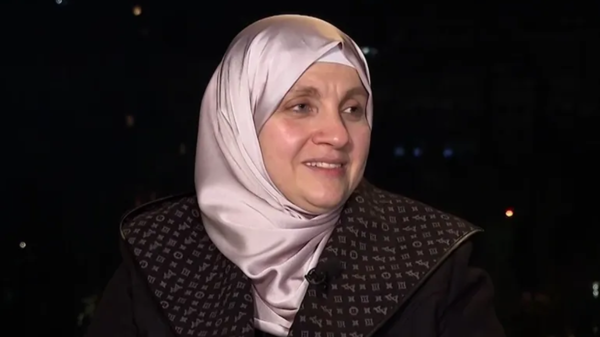 Ποια είναι η Αΐσα αλ-Ντιμπς, η πρώτη γυναίκα υπουργός στη νέα κυβέρνηση της Συρίας; 1