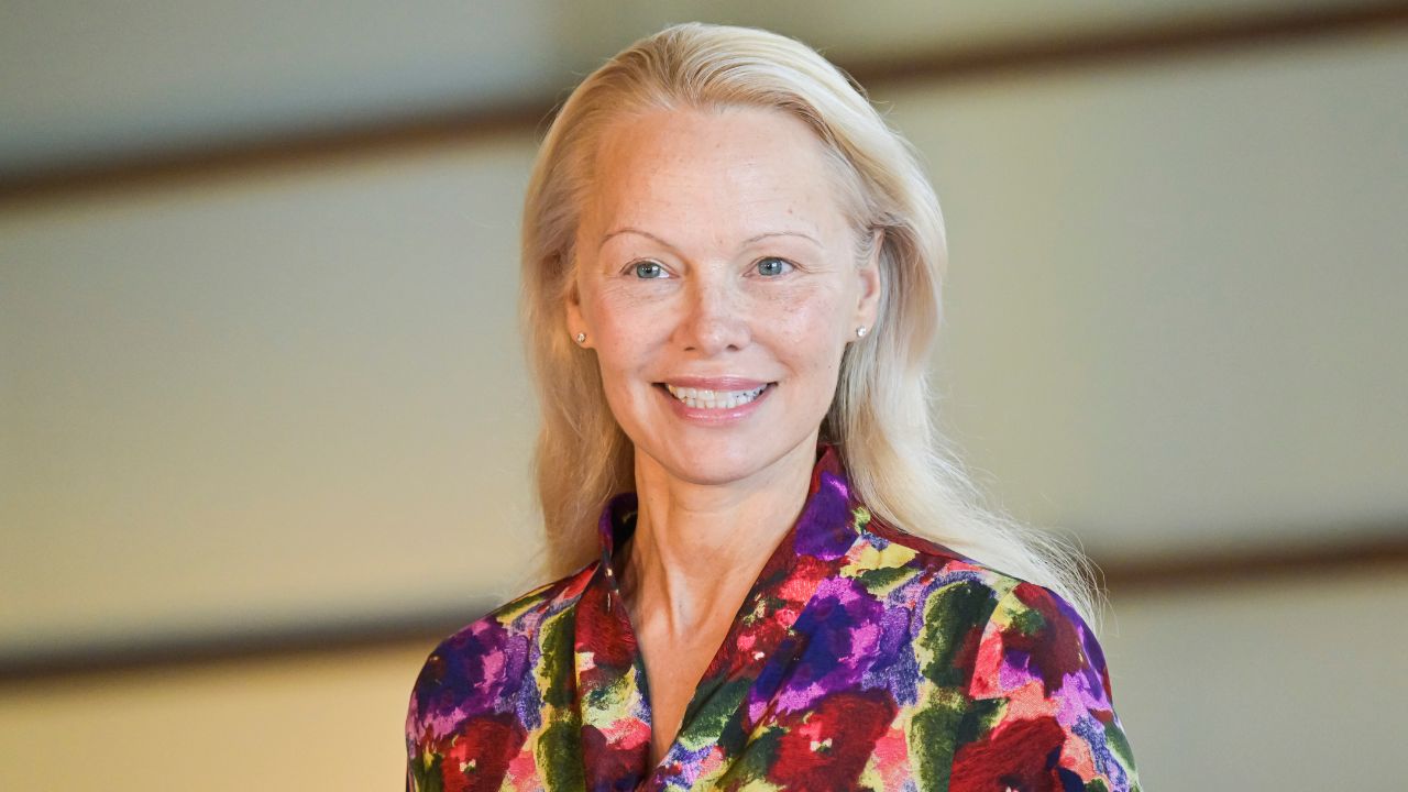 Pamela Anderson: «Τα παιδιά μου επηρεάστηκαν όταν είδαν τη μαμά τους να σεξουαλικοποιείται στο Hollywood» 1