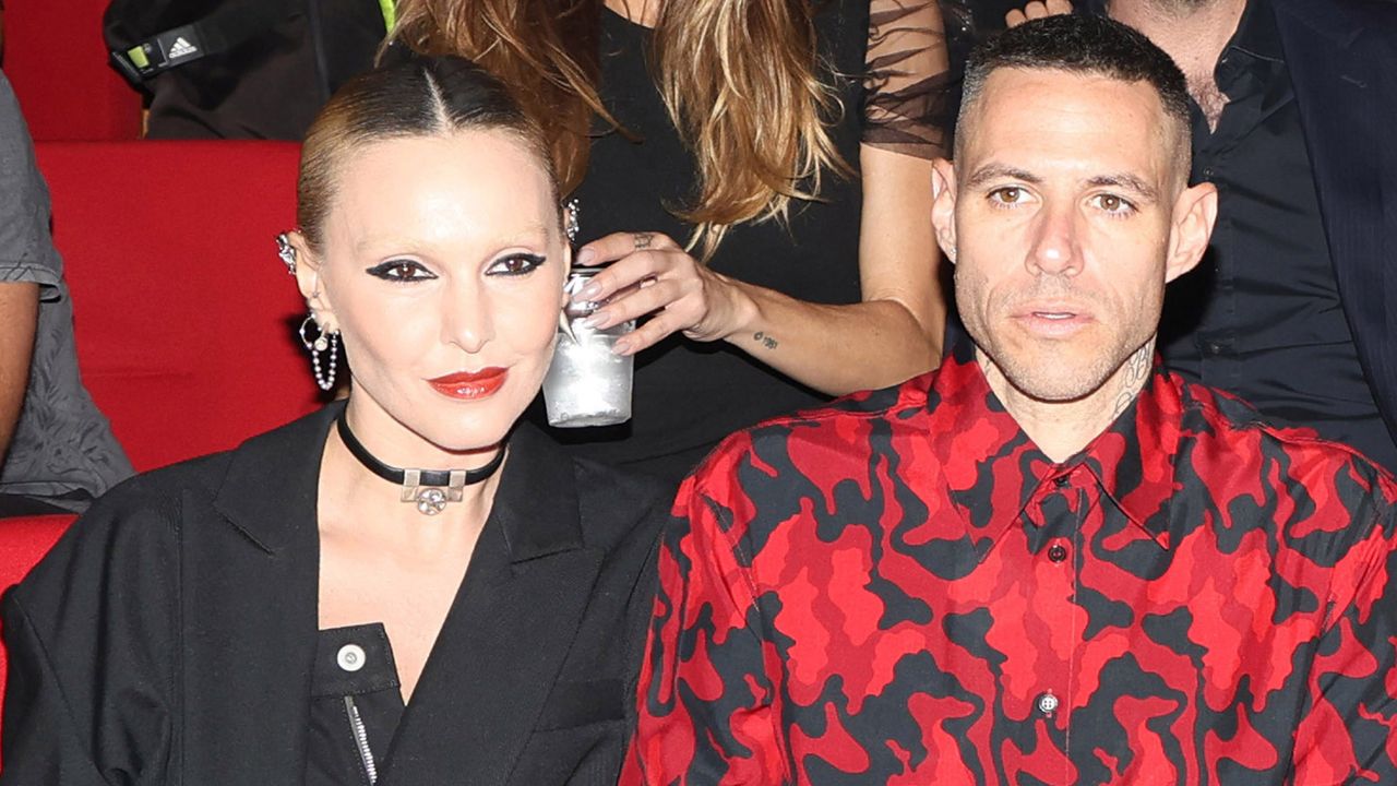 Τα Χριστούγεννα της Τάμτα και του Πάρη Κασιδόκωστα: Μας βάζουν στο γιορτινά στολισμένο σπίτι τους 1