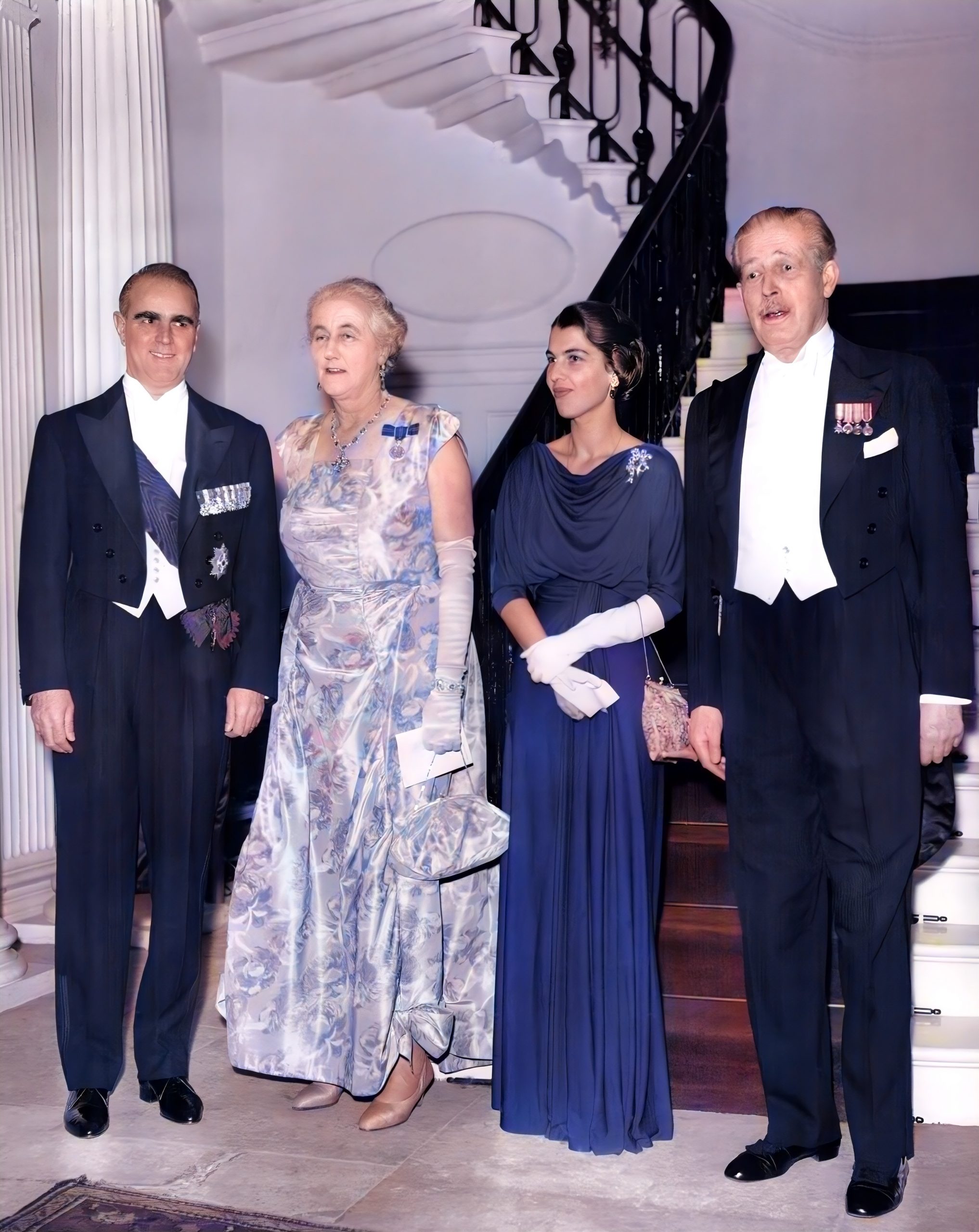 Πρώτες Κυρίες της Ελλάδας: Η εμβληματική Αμαλία Κανελλοπούλου-Καραμανλή 3