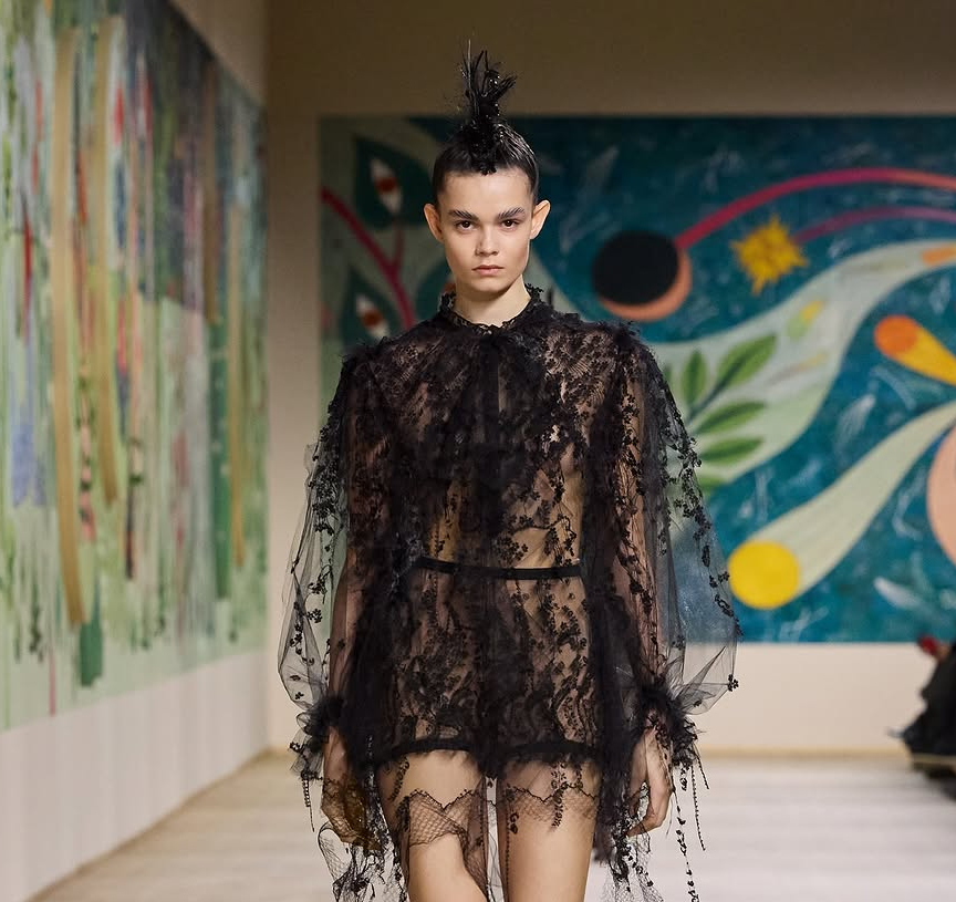 Dior Couture: Όταν το “παραμύθι” συνταντά την punk διάθεση δημιουργείται το πιο αναπάντεχο beauty look 5