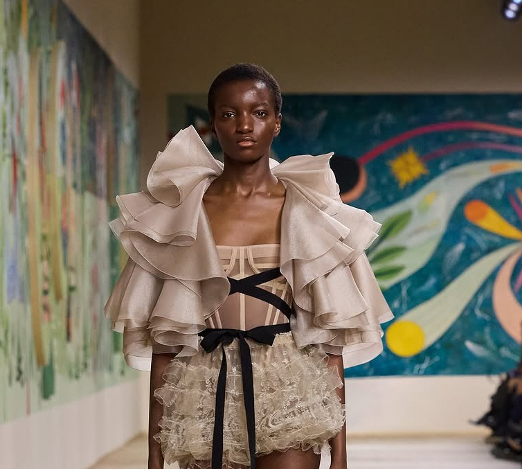 Dior Couture: Όταν το “παραμύθι” συνταντά την punk διάθεση δημιουργείται το πιο αναπάντεχο beauty look 6