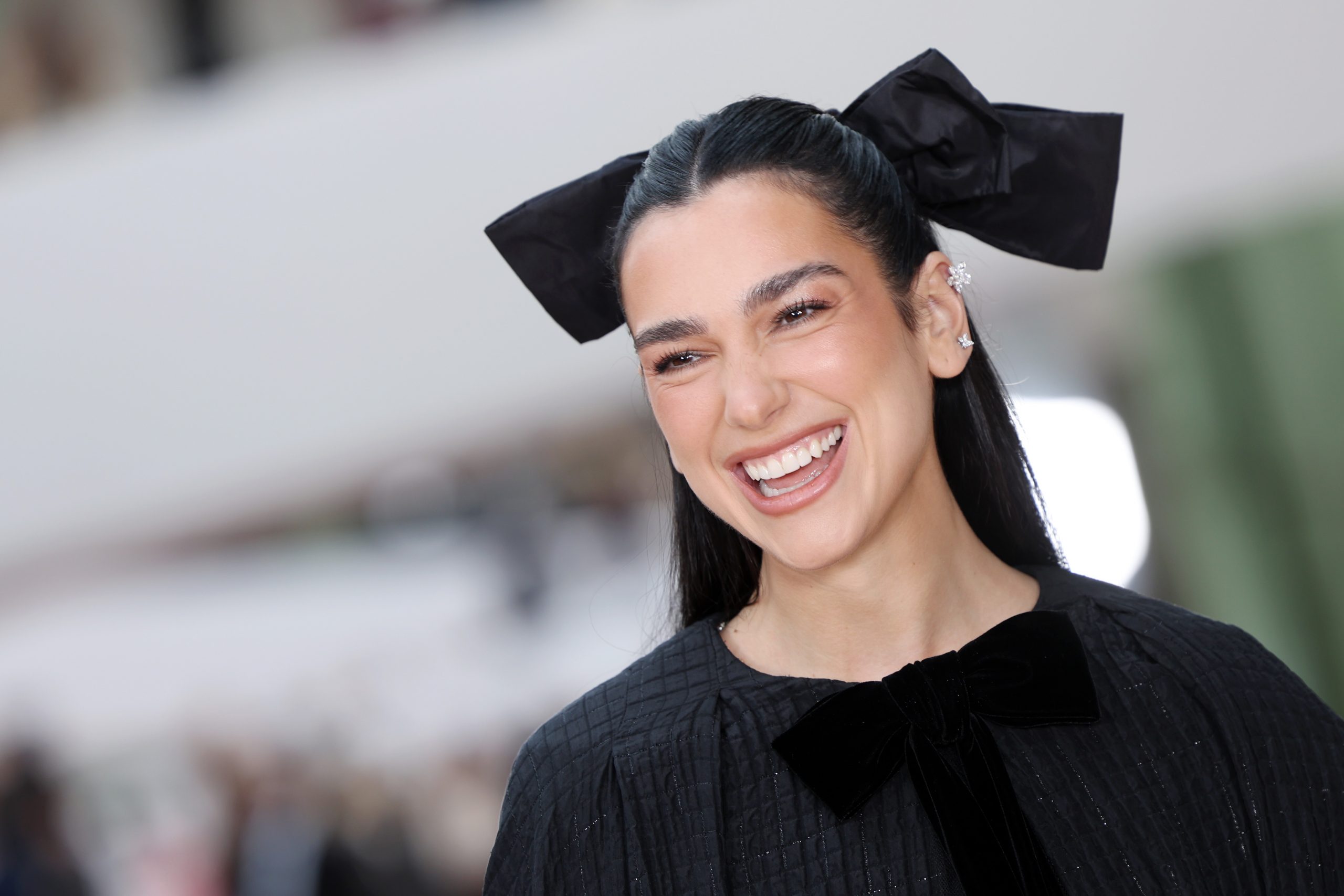 Kylie Jenner, Pamela Anderson και Dua Lipa ήταν οι πιο λαμπερές στο show Chanel 4