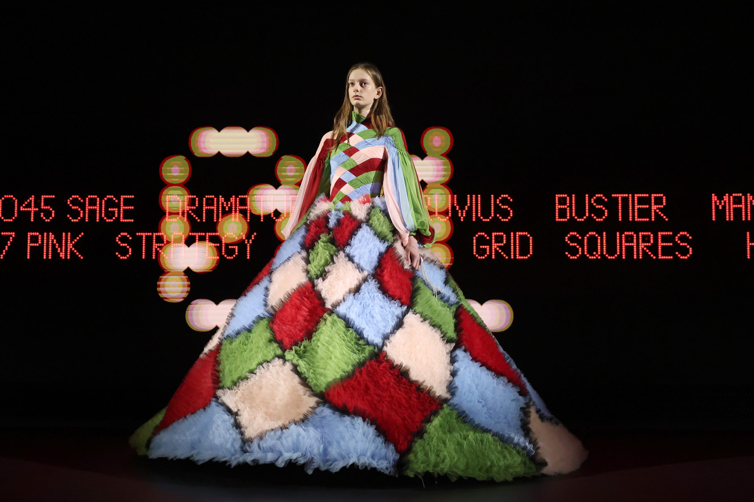 Valentino: To Haute Couture ντεμπούτο του Alessandro Michele ήταν ένα υπερθέαμα μόδας και δεξιοτεχνίας 1