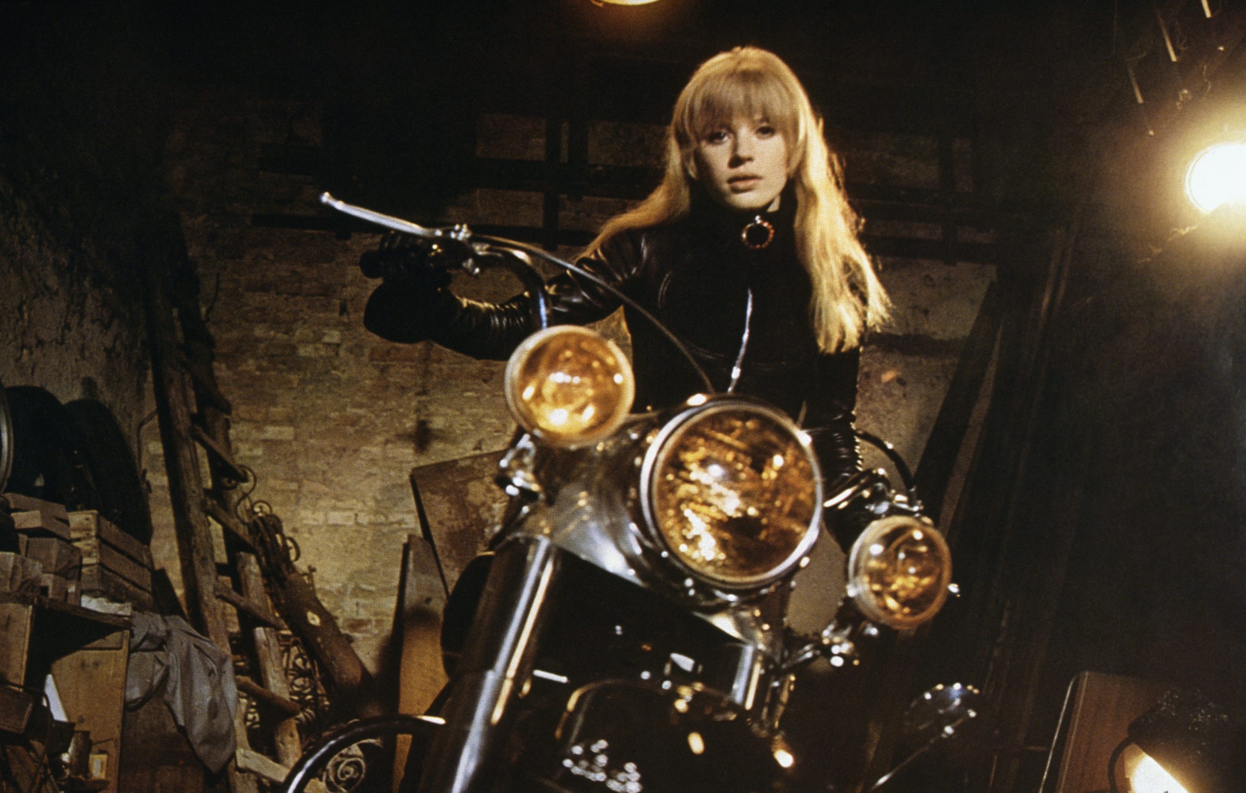 Marianne Faithfull: To στιλ ενός 60s icon, από bohemian μούσα σε μια σκοτεινή, punk φιγούρα 2