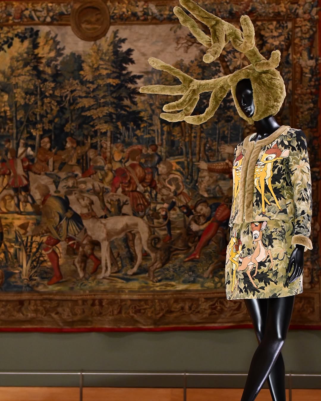 Louvre Couture: Όταν η μόδα συναντά την αιωνιότητα στο εμβληματικό Λούβρο 6