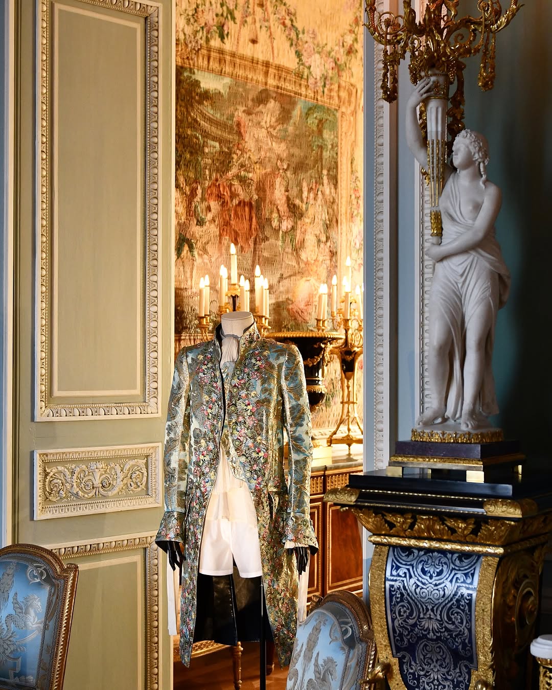 Louvre Couture: Όταν η μόδα συναντά την αιωνιότητα στο εμβληματικό Λούβρο 3