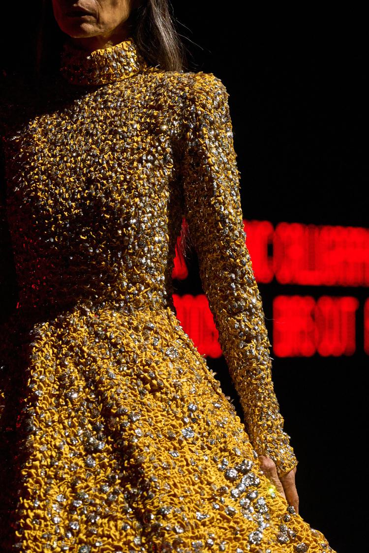 Valentino: To Haute Couture ντεμπούτο του Alessandro Michele ήταν ένα υπερθέαμα μόδας και δεξιοτεχνίας 3