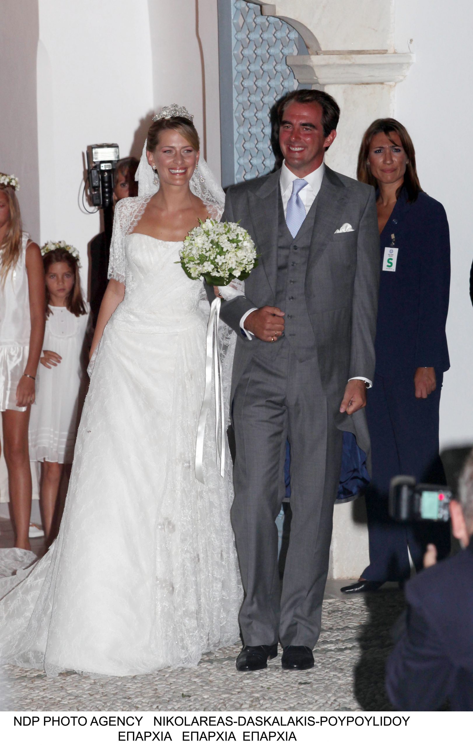 Νικόλαος Ντε Γκρες – Χρυσή Βαρδινογιάννη: Η κοινή εμφάνιση στο τρισάγιο του τέως βασιλιά Κωνσταντίνου 2