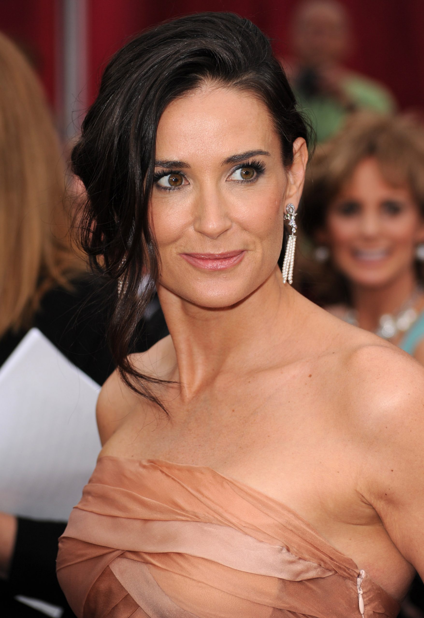 Oscars: 6 φορές που λατρέψαμε το μακιγιάζ και τα μαλλιά της Demi Moore στο κόκκινο χαλί 5