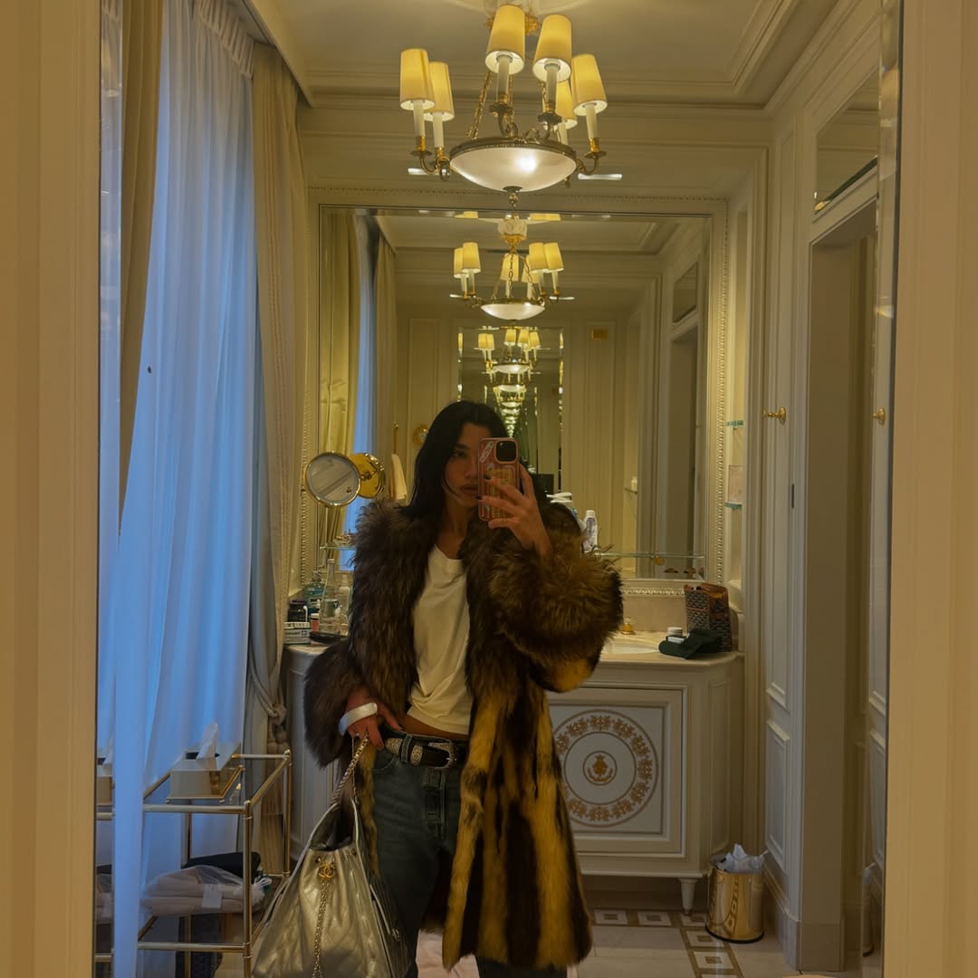 Western belt: Το ξεχασμένο αξεσουάρ που επαναφέρουν Bella Hadid και Dua Lipa στη μόδα του ’25 2