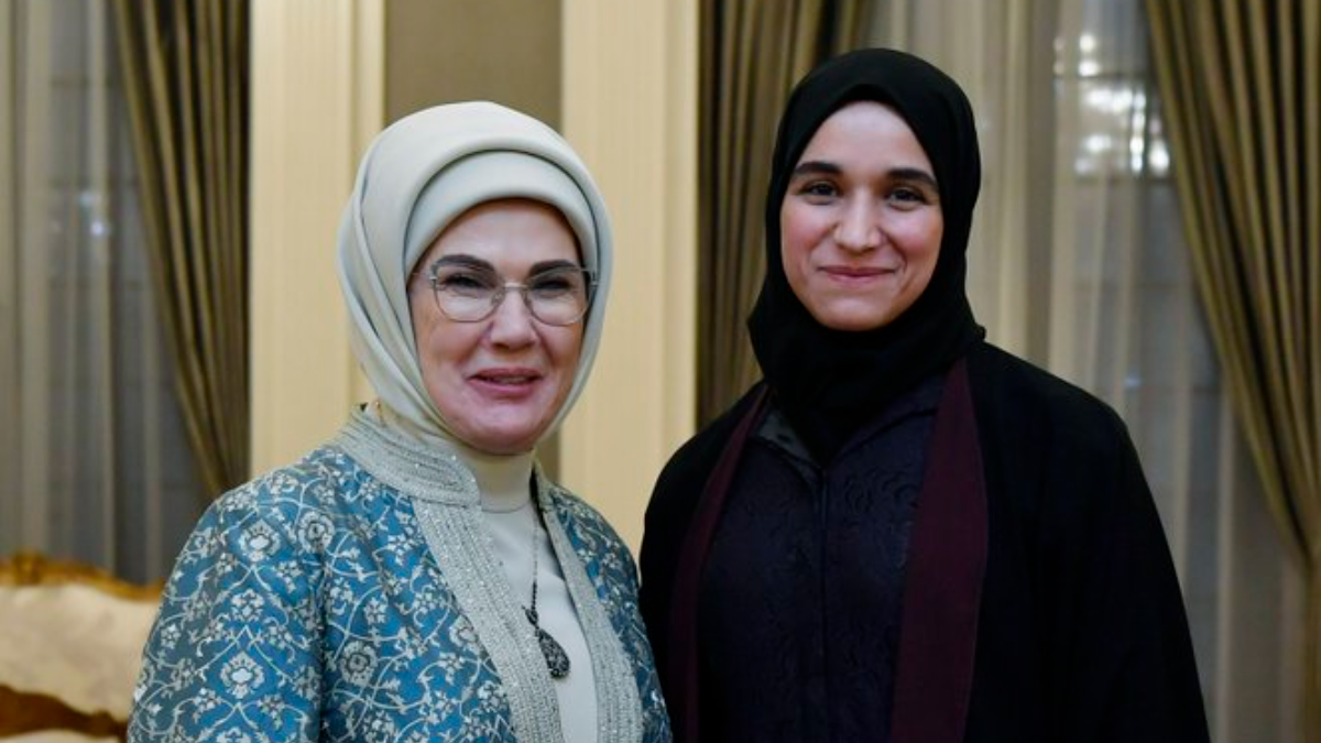 Λατίφα αλ-Νταρουμπί: Ποια είναι η νέα Πρώτη Κυρία της Συρίας 1