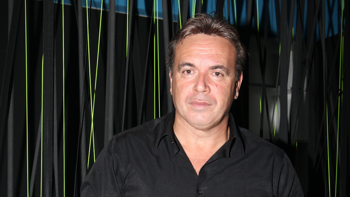 Έφυγε από τη ζωή ο τραγουδιστής Μανώλης Λιδάκης 1