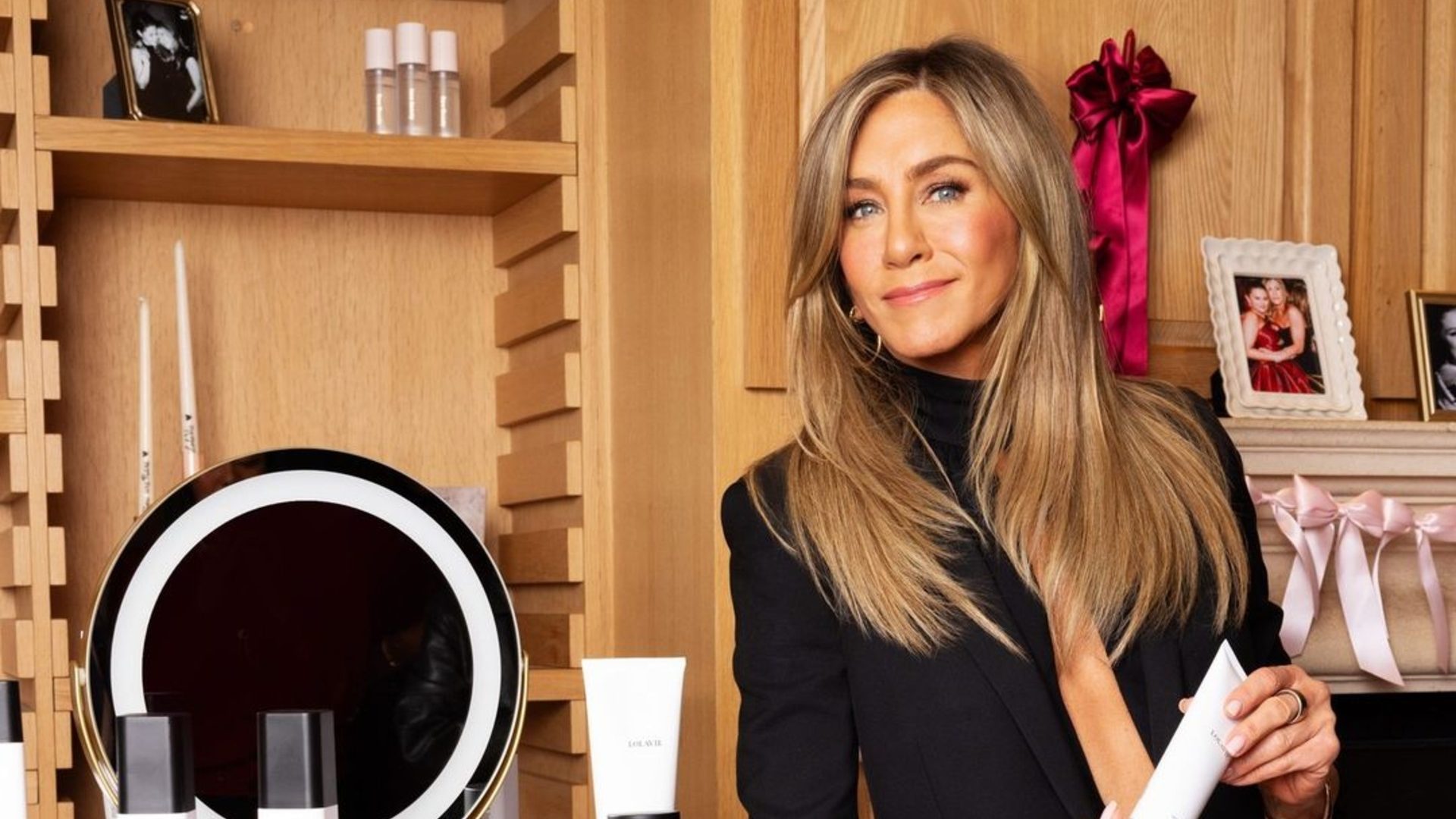 Jennifer Aniston: Το ροζ γαλλικό mani της είναι τέλειο για τη γιορτή του Αγ. Βαλεντίνου 1