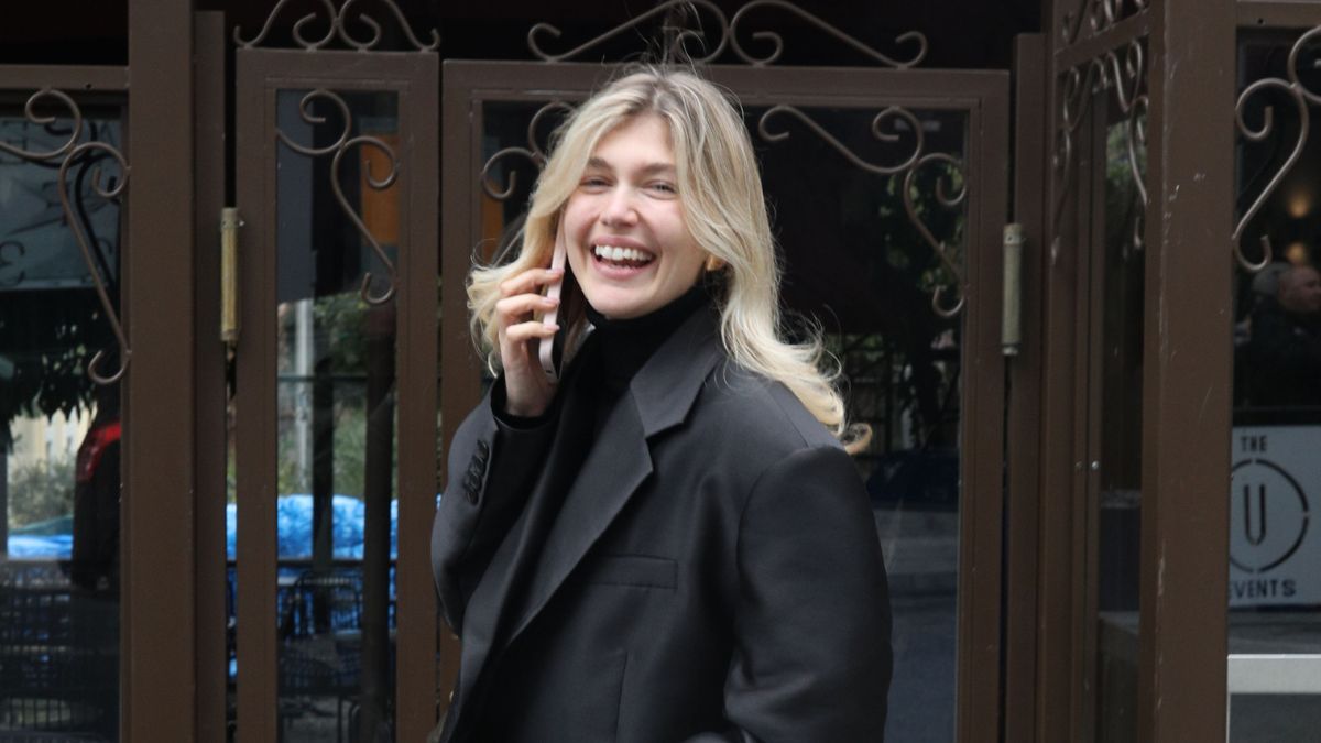 Η Κλέλια Ανδριολάτου με το απόλυτο French chic σύνολο 1