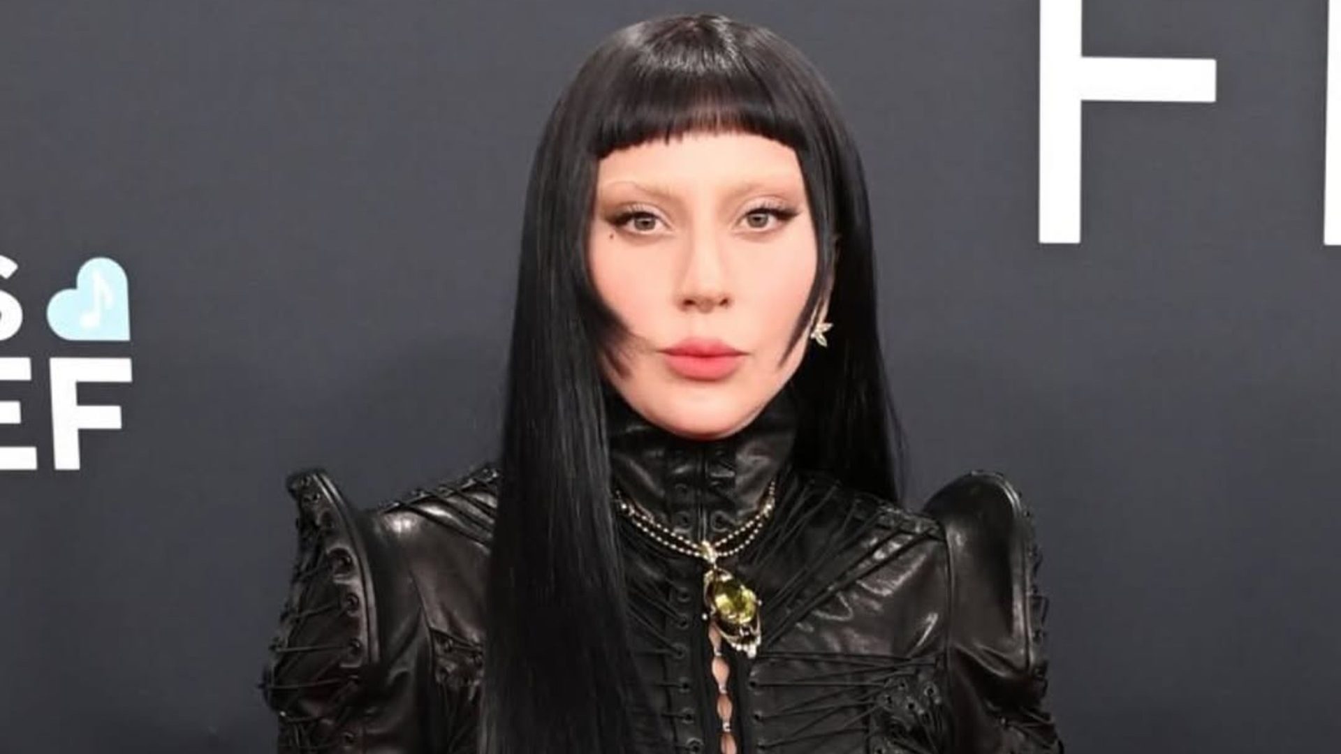 Το μαύρο μανικιούρ της Lady Gaga πρέπει να μπει στη λίστα με τα αποθηκευμένα σας 1