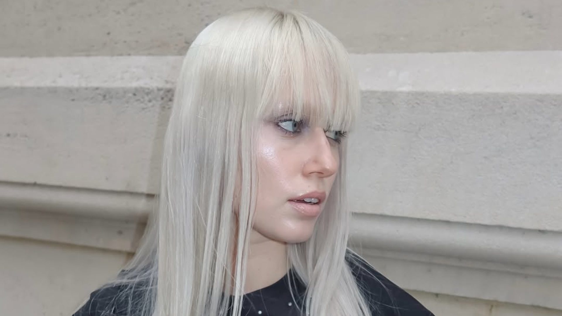 Tired Girl Makeup: Το αμφιλεγόμενο trend που…αρνείται να καμουφλάρει την κούραση 1