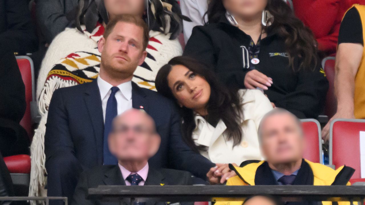 Το παθιασμένο φιλί της Meghan Markle στον Harry ως απάντηση στα σχόλια του Donald Trump: «Είναι απαίσια» 1