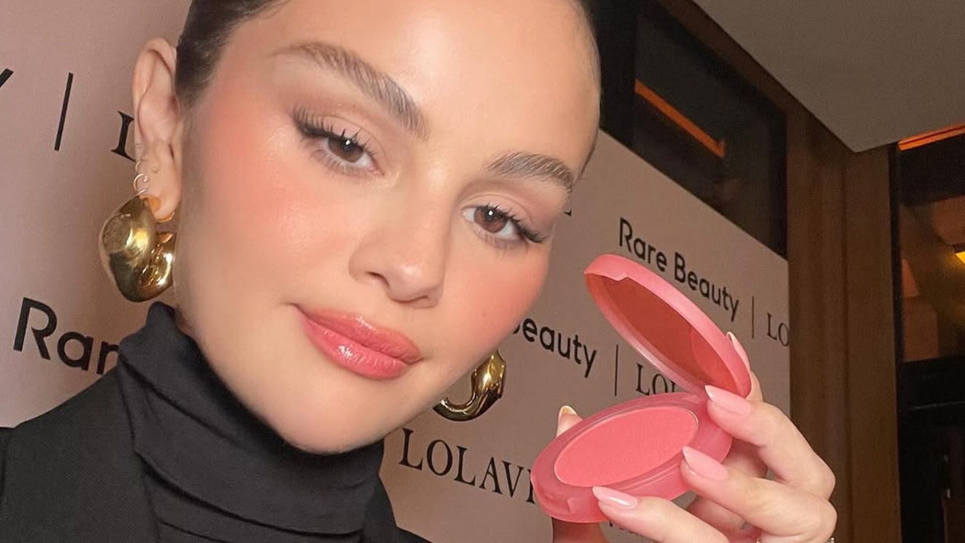 Selena Gomez: Το “winter blush” μανικιούρ της είναι από τα πιο ρομαντικά που θα κάνετε αυτόν τον μήνα 1