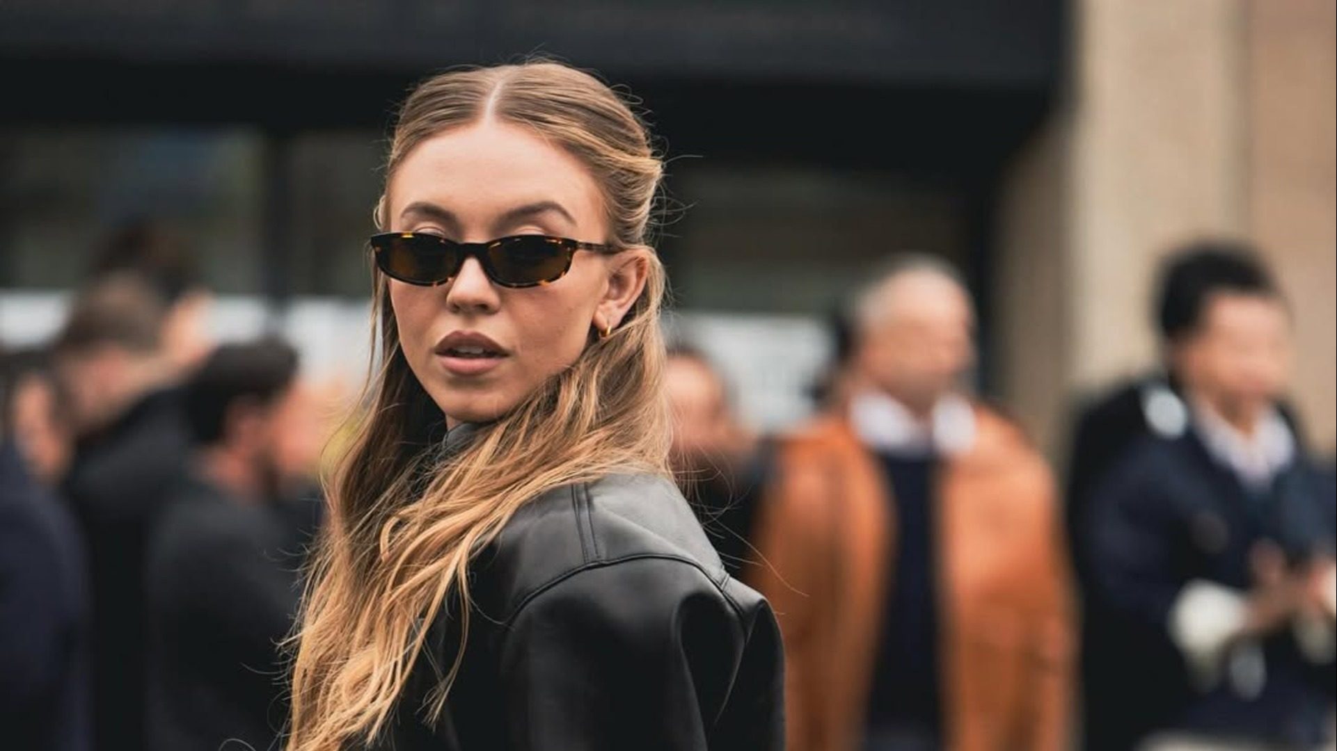 Sydney Sweeney: Υιοθέτησε το πιο cool ξανθό για την άνοιξη 1