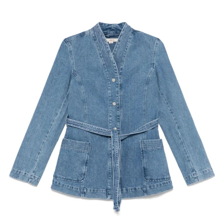 Cinch-waist: Δώστε σχήμα στη σιλουέτα σας με αυτή την τάση στα denim jacket 4