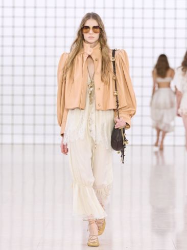 Αυτά είναι τα πανωφόρια που φοράνε τα cool κορίτσια την ‘Ανοιξη 12