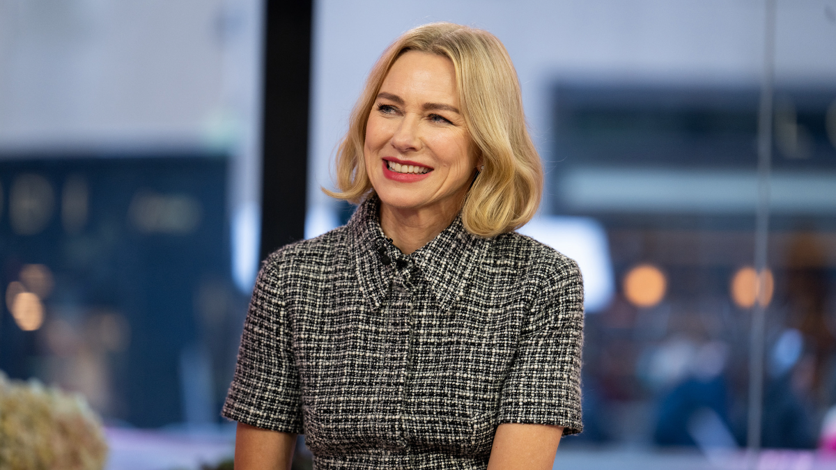 Η κόρη της Naomi Watts κάνει το ντεμπούτο της στην πασαρέλα του Valentino 1