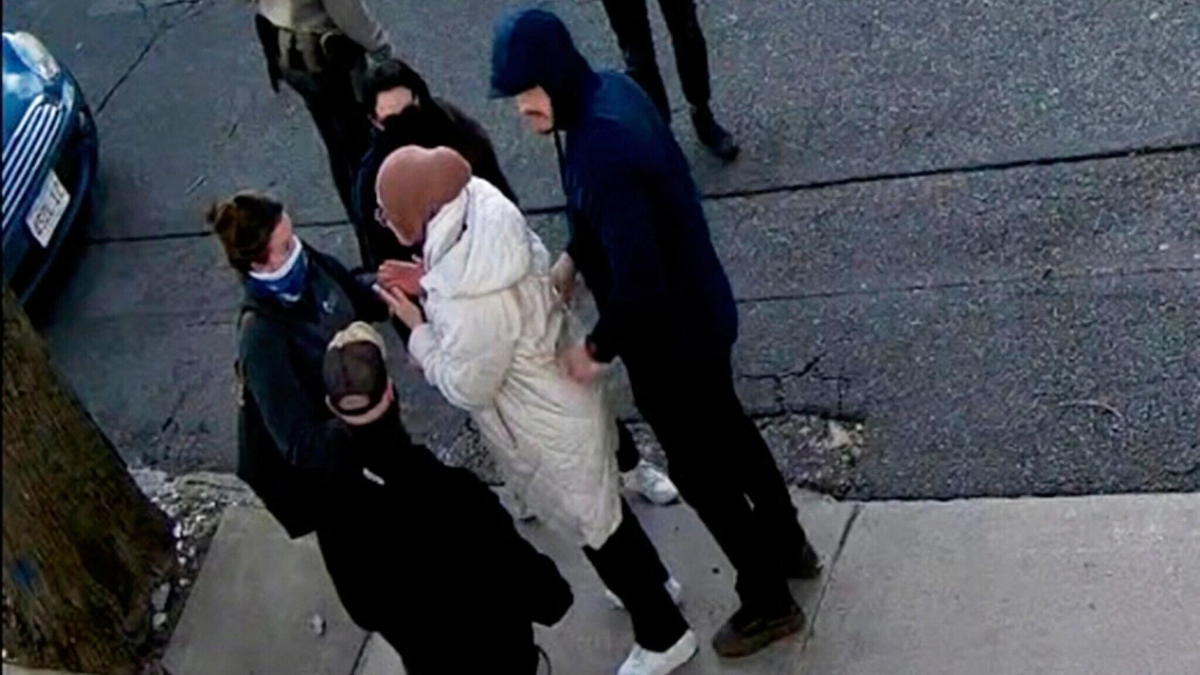 Διδακτορική φοιτήτρια συνελήφθη και της αφαιρέθηκε η βίζα, επειδή ήταν υπέρ της Παλαιστίνης (βίντεο) 1