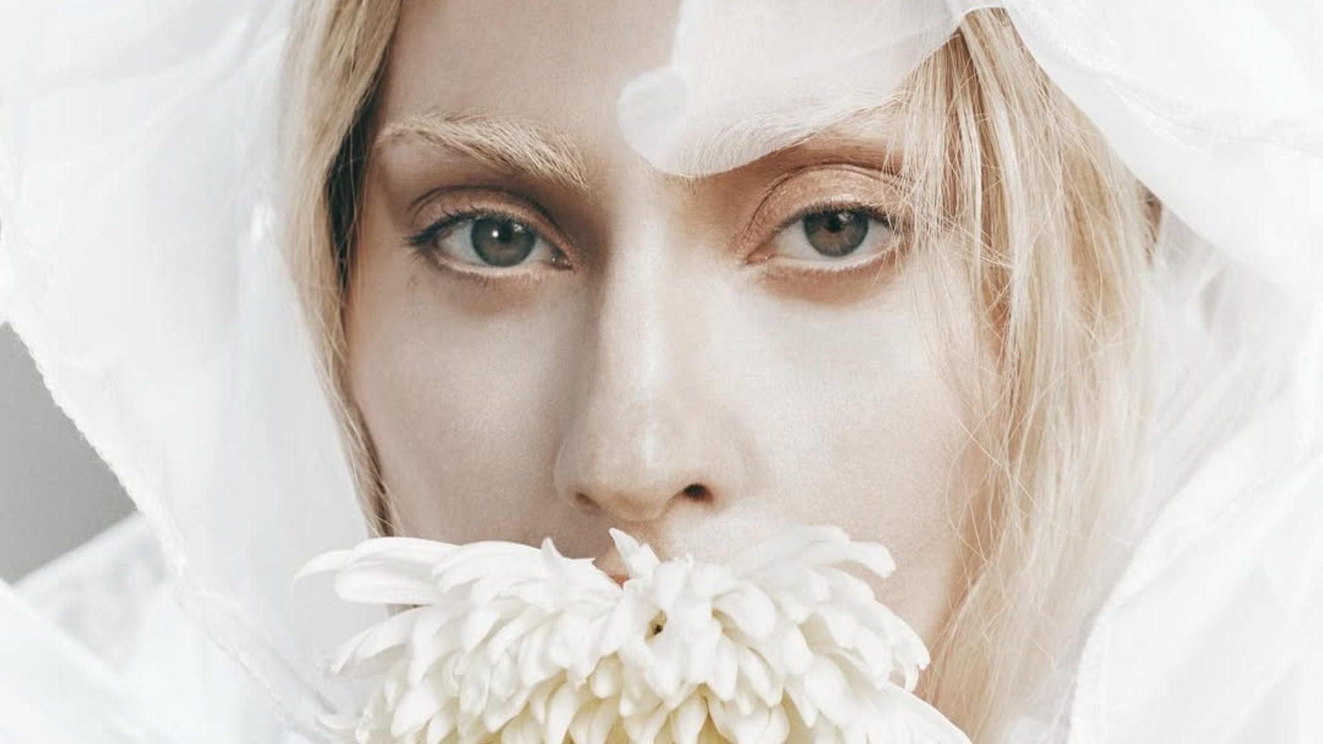 Lady Gaga: Το ιδιαίτερο αξεσουάρ μαλλιών που αναβάθμισε το χτένισμά της 1