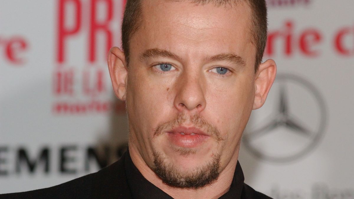 Tα «μυστικά» του Alexander McQueen – Η σεξουαλική κακοποίηση από το σύζυγο της αδερφής του και οι εξαρτήσεις 1