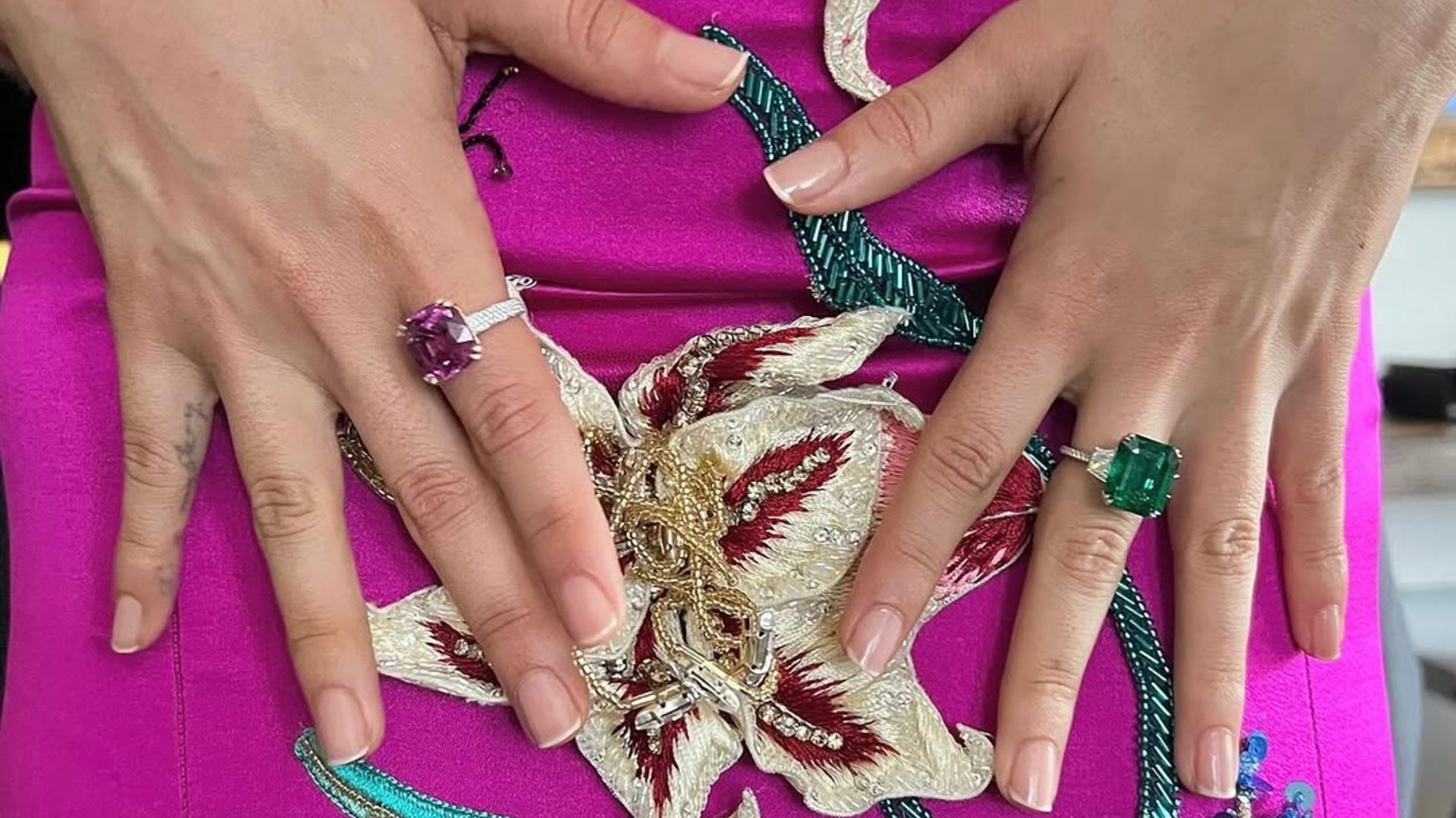 Vanilla Latte Micro-french mani: Η νέα εκδοχή γαλλικού που θα σας ξετρελάνει 1