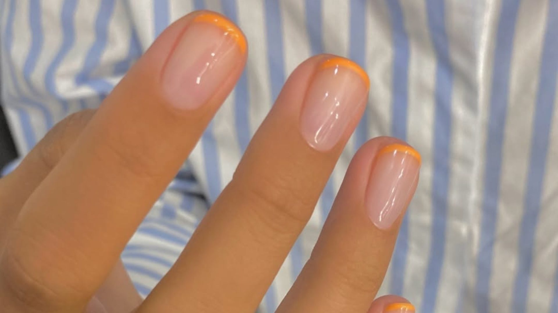 Ανακαλύψτε τα πιο όμορφα nail designs για ένα μανικιούρ «ζουμερό» σαν ροδάκινο! 1