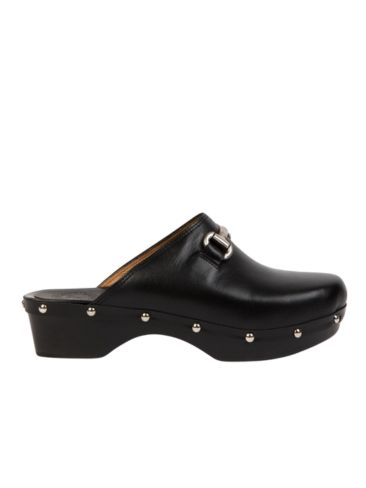 Clogs: Πώς να τα φορέσετε σαν fashion editor αυτή την άνοιξη – Plus τα ωραιότερα 7