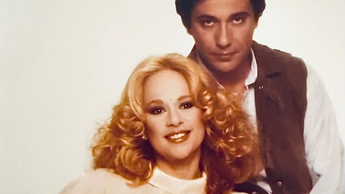 Αλίκη Βουγιουκλάκη- Δάνης Κατρανίδης: Οι δύο αξέχαστοι ηθοποιοί σε μια σπάνια φωτογραφία 1