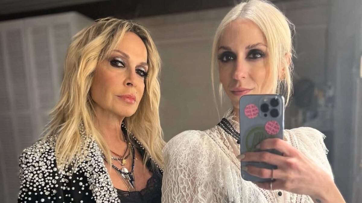 «Η στερημένη από κάθε κανονικότητα κόρη σου»: Η Σοφία Καρβέλα για την Άννα Βίσση 1