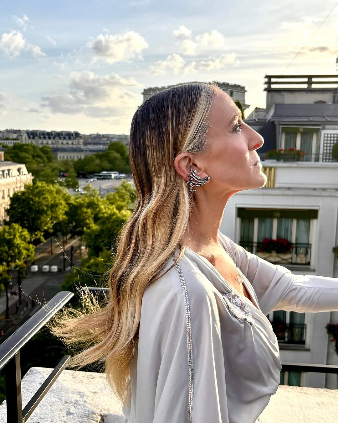 Sarah Jessica Parker: Αυτά είναι τα tips που ακολουθεί πιστά και έχει λαμπερά μαλλιά 3