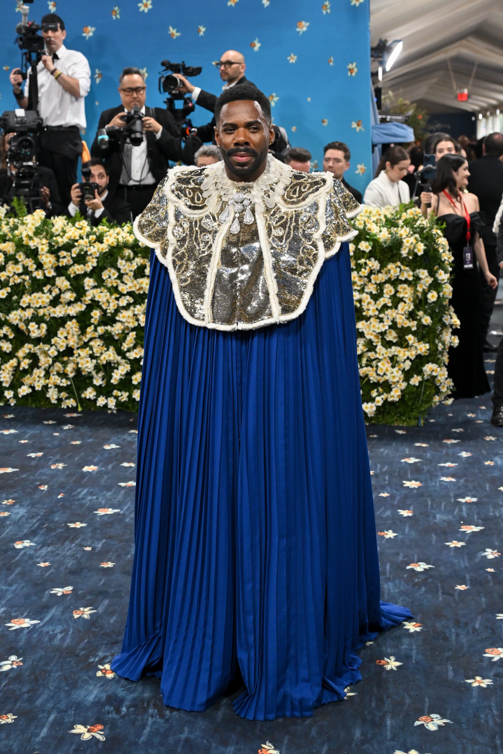 Met Gala 2025: Μπλε χαλί, νάρκισσοι και θριαμβευτικές εμφανίσεις – Τρίτη φορά έγκυος η Rihanna 13