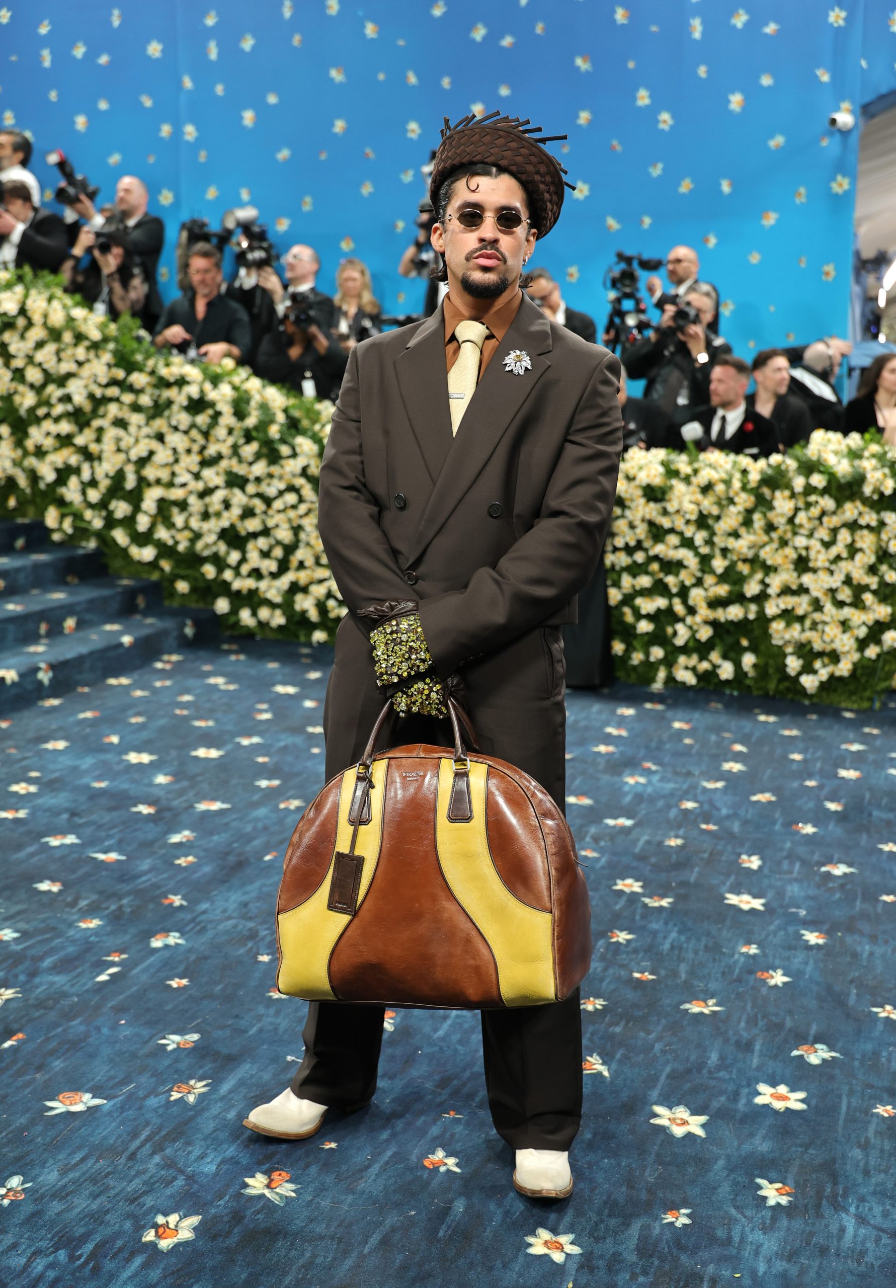 Met Gala 2025: Μπλε χαλί, νάρκισσοι και θριαμβευτικές εμφανίσεις – Τρίτη φορά έγκυος η Rihanna 12