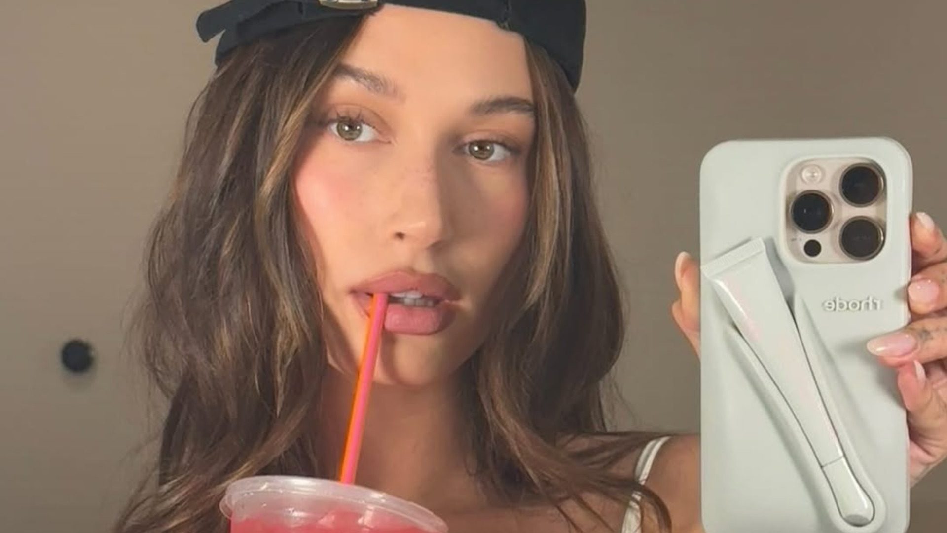 Hailey Bieber: Είπε «ναι» στο ice cream nail trend 1