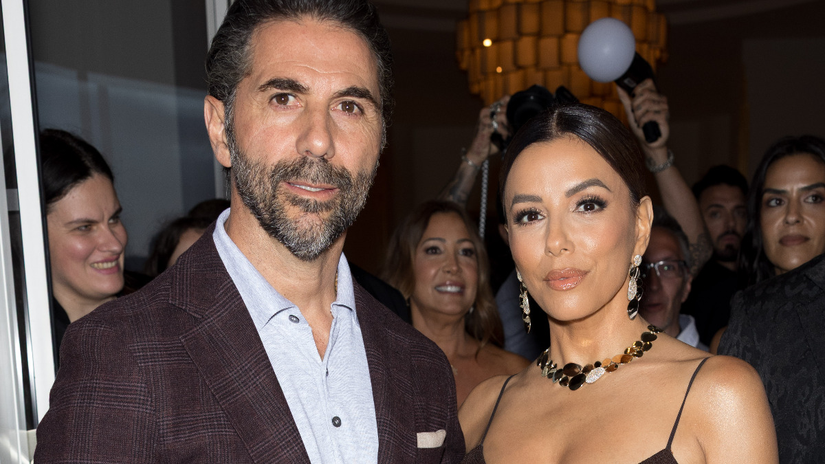 Eva Longoria & Pepe Bastón: To τρυφερό τους φιλί με φόντο τις Κάννες που έγινε viral